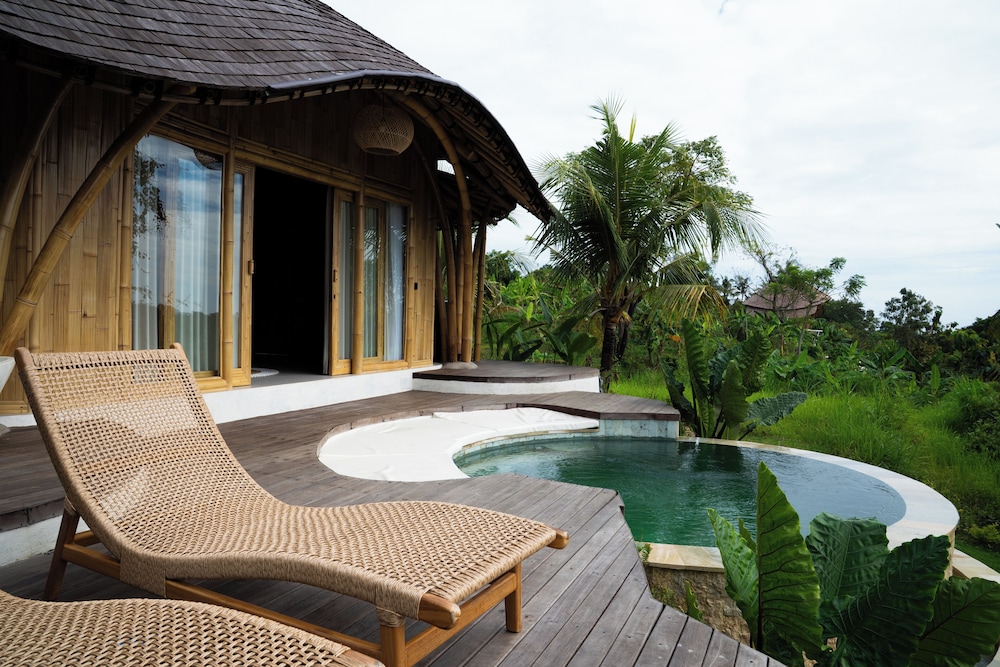 Damuh Alam in Lovina, Indonesia