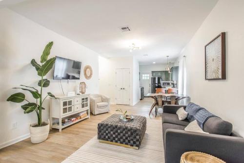 The Arches Walk to Western Ave District in Oklahoma City, United States