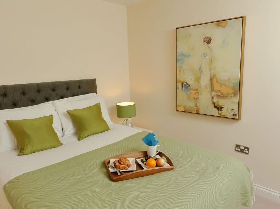 Reading Town Center River View Serviced Apartments — 4-Star Luxury Hotel in Reading, United Kingdom