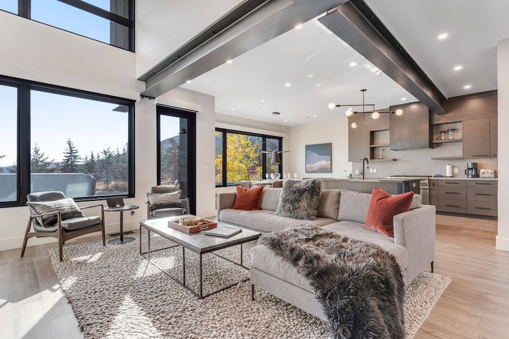 Ridgeline at The Canyons by Park City Vacations — 4-Star Luxury Hotel in Bridgeport, United States