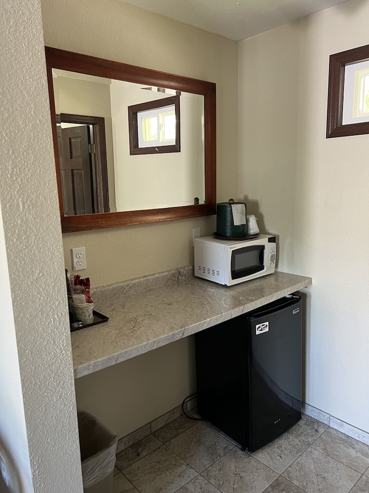 All Star Inn & Suites - photo 120