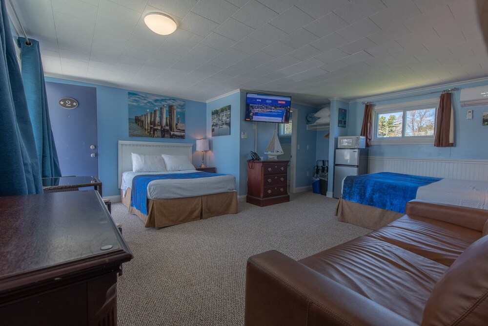 Footbridge Beach Motel - photo 80