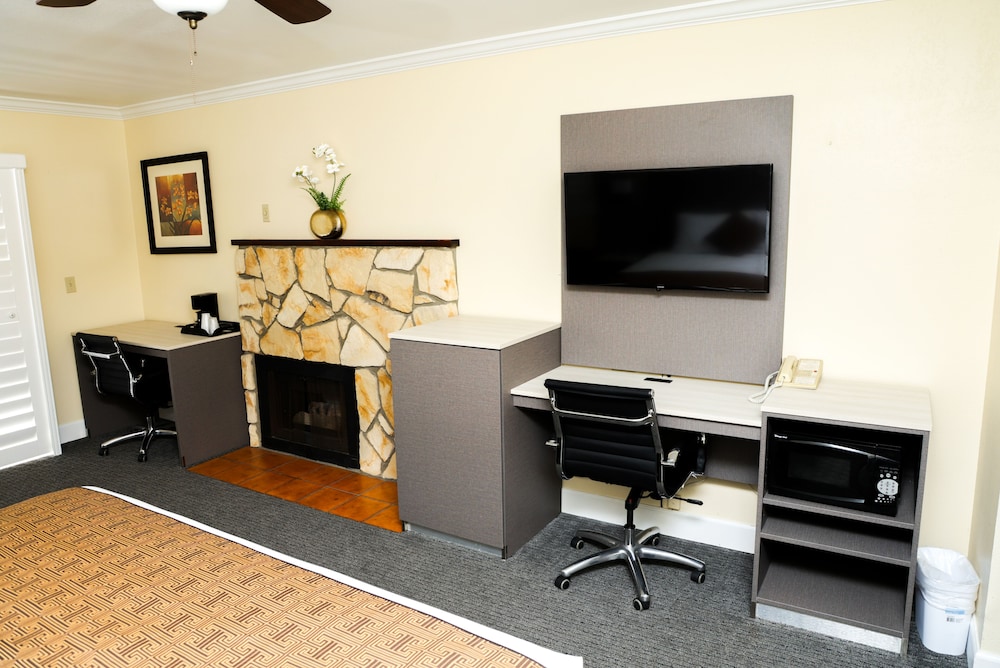 Silver Surf Motel - photo 19