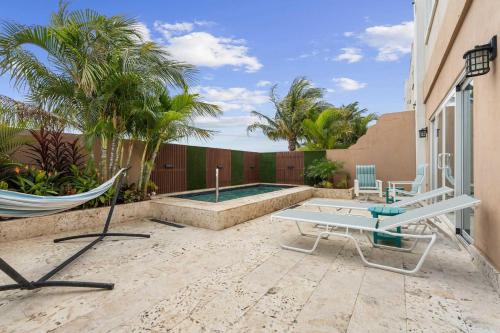 Beach View Blue Ocean View Townhome Lv18th — Unknown City