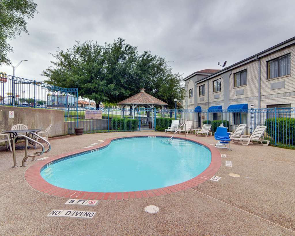 Quality Inn & Suites Grand Prairie South - photo 24