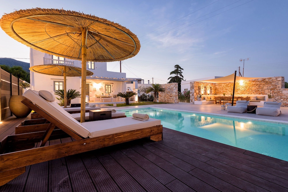 Villa Vanta — 4-Star Luxury Hotel in Paros, Greece