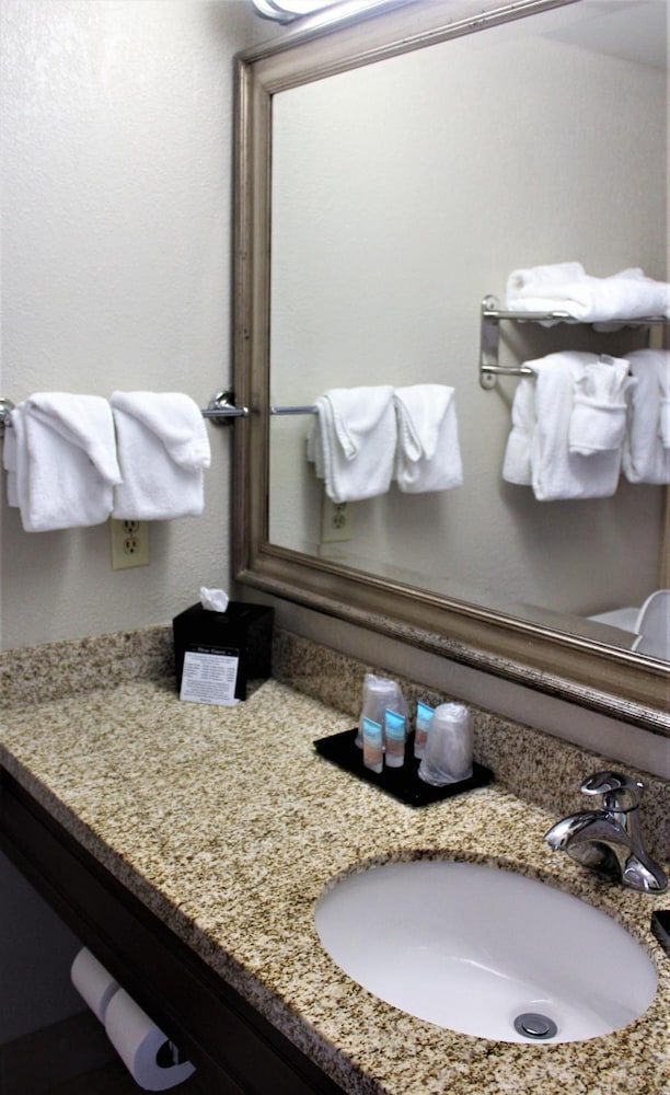 Aqua Beach Inn - photo 10