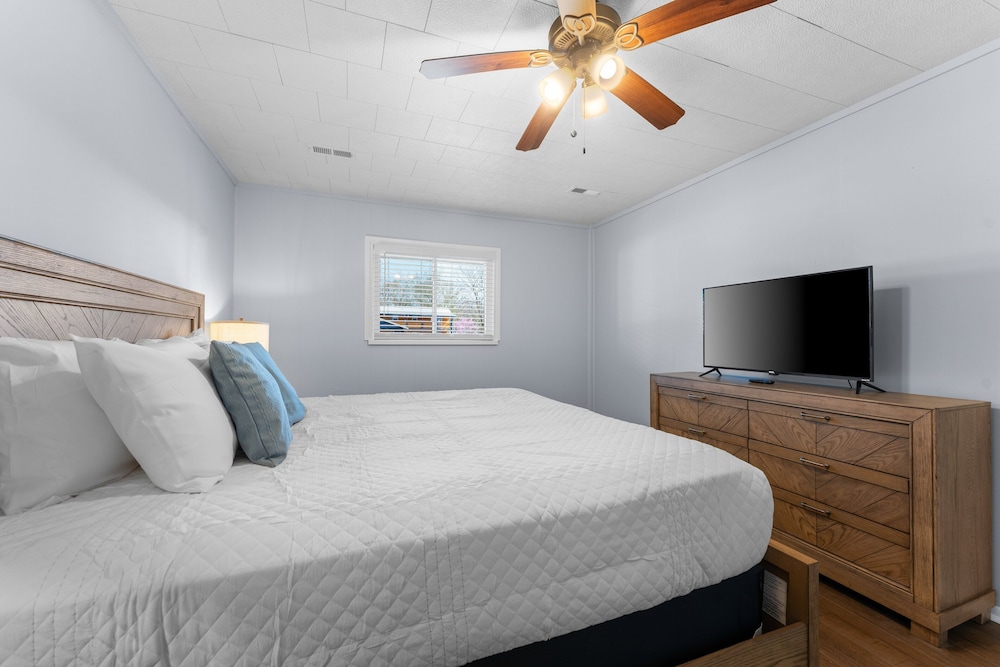 Silver Cove Resort on Table Rock unit 17 - photo 6