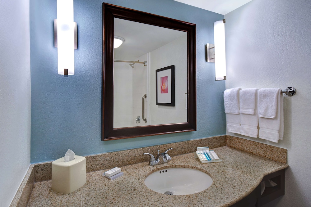 Hilton Garden Inn Ft Myers - photo 24