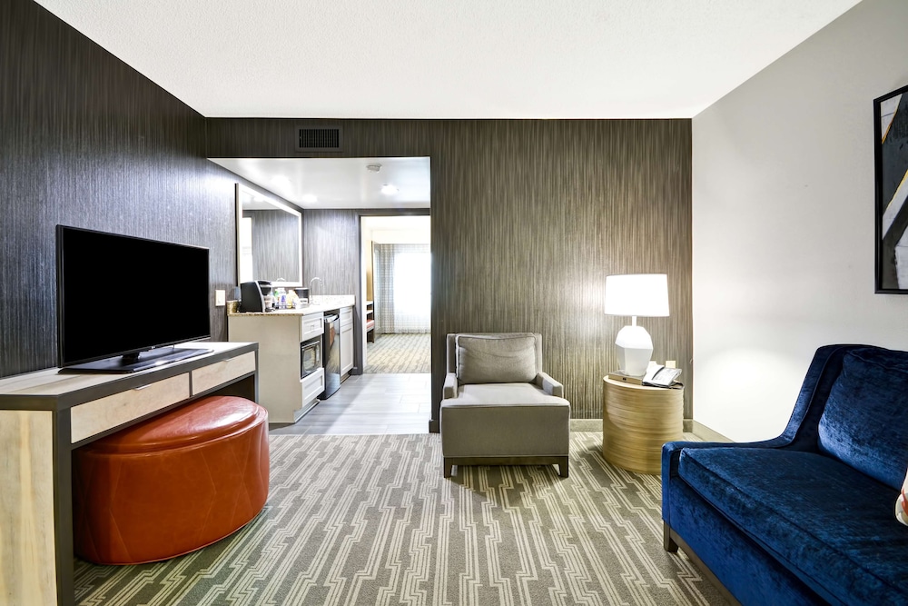 Embassy Suites Hotel Charlotte - photo 9
