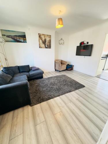 SwankyHome4Groups Contractors M5 in Dudley, United Kingdom