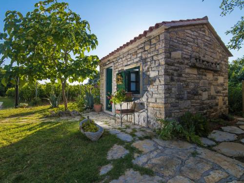 Holiday Home near Adriatic Sea and Krka Falls — 4-Star Luxury Hotel in Benkovac, Croatia