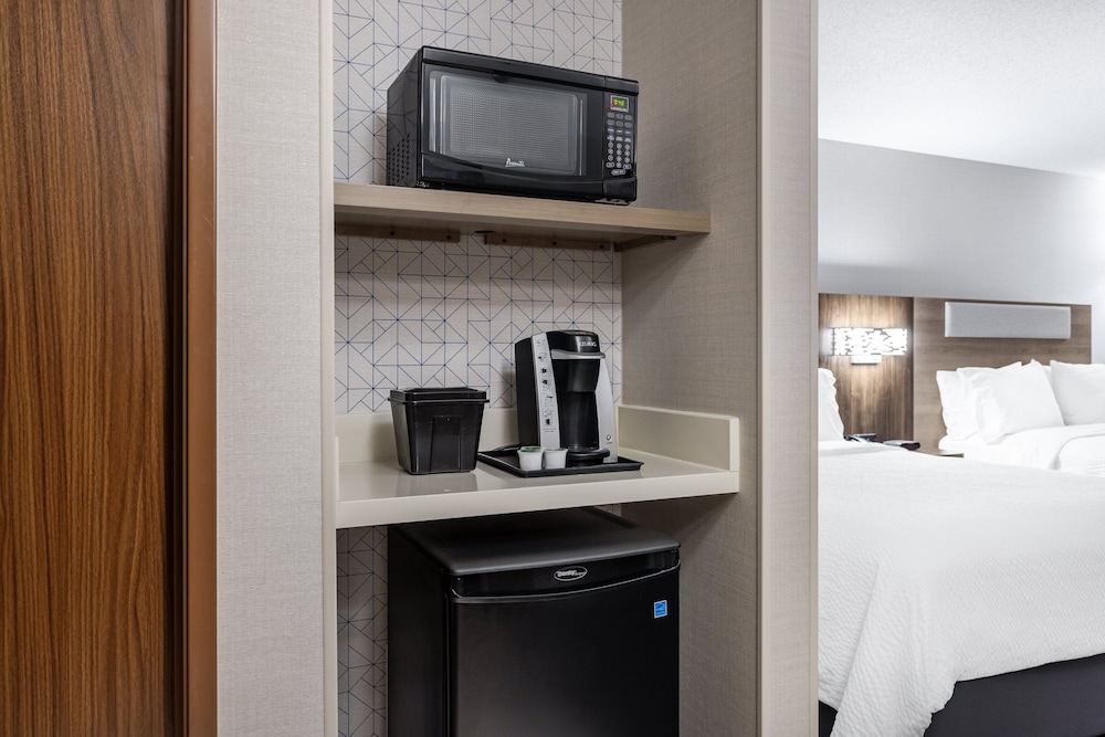 Holiday Inn Express & Suites Vadnais Heights by IHG - photo 31