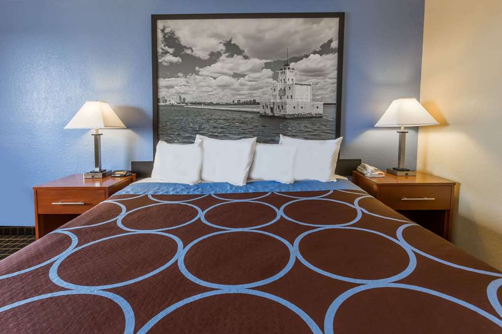 Super 8 by Wyndham Janesville - photo 7