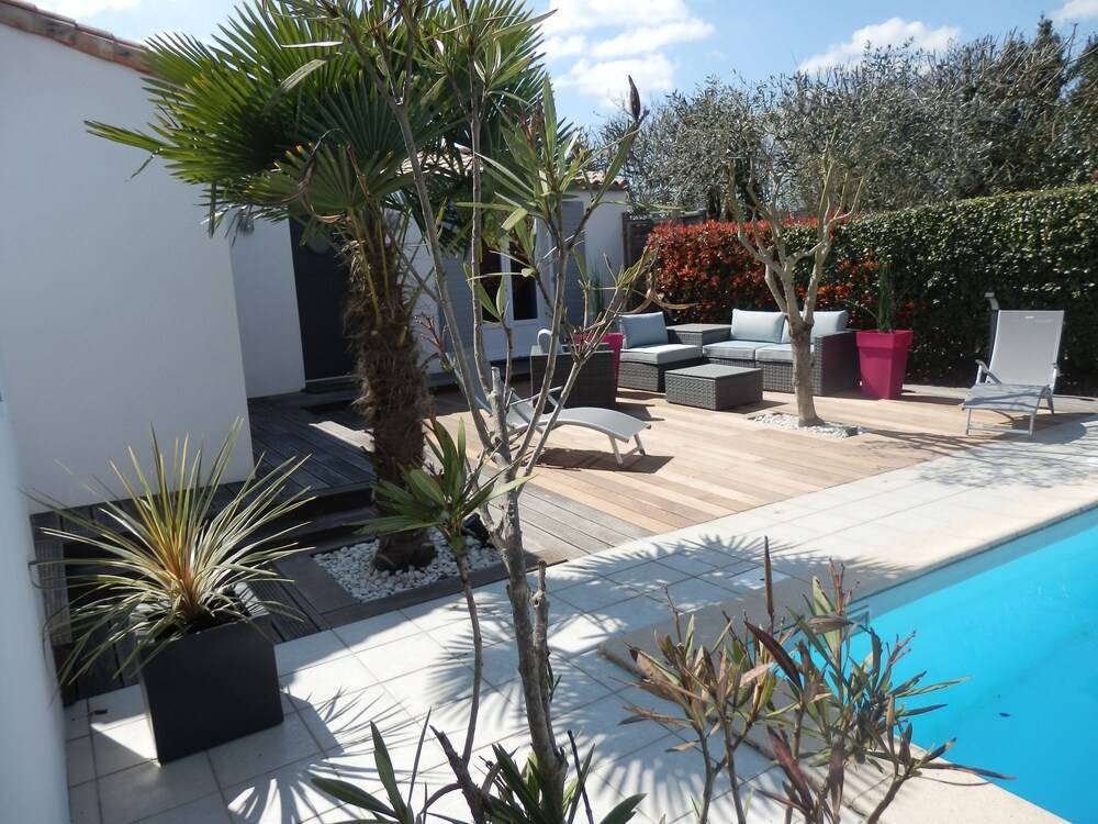 La Rivagerie - carbon neutral hotel in Lagord
