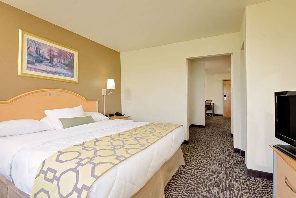 Baymont by Wyndham Lawrenceburg - photo 11