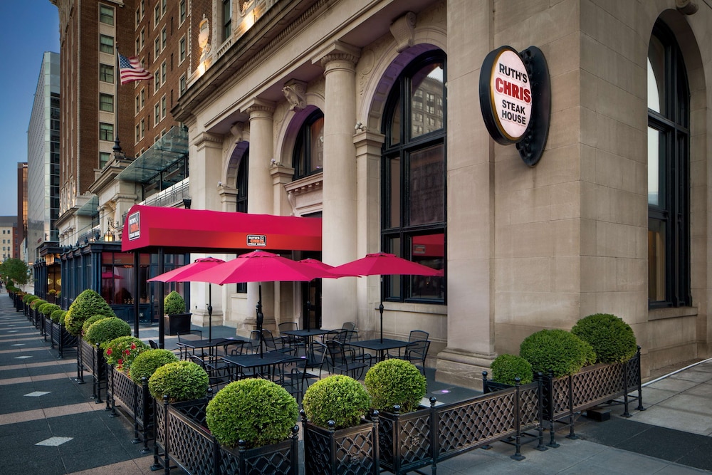 Amway Grand Plaza Curio Collection by Hilton - photo 68