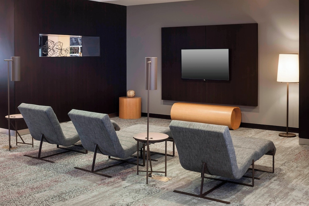 Courtyard Phoenix Chandler Fashion Center - photo 4