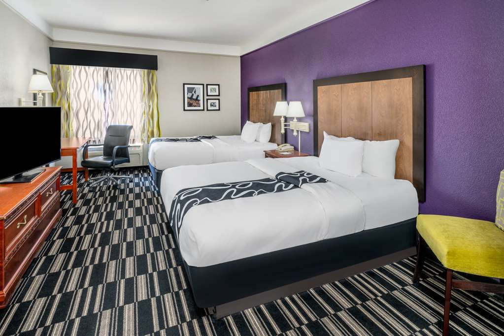 La Quinta Inn & Suites by Wyndham Roswell - photo 24