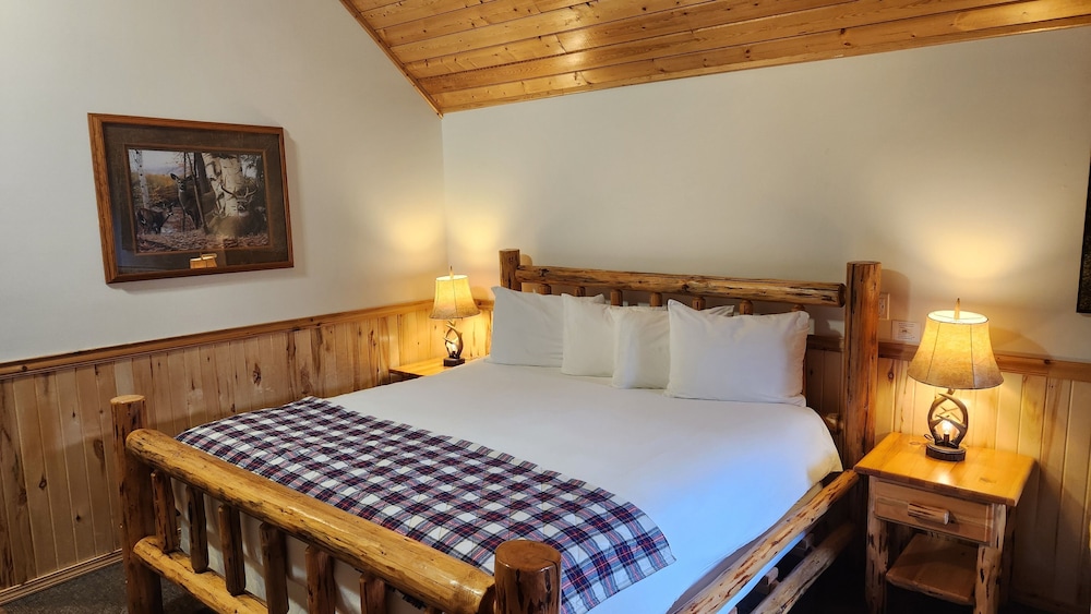 Beargrass Lodging and RV Resort - photo 24