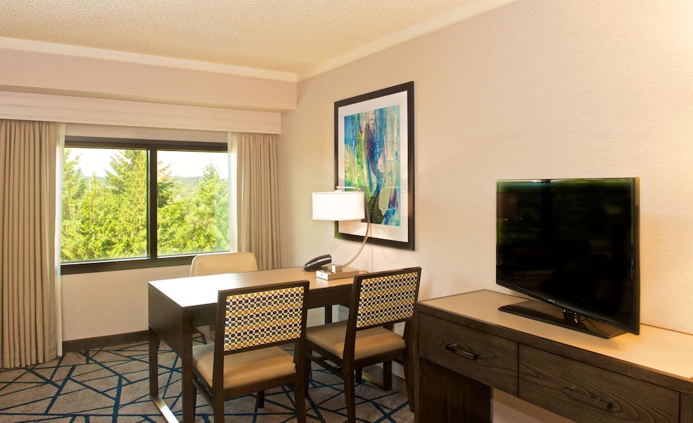 Embassy Suites by Hilton Portland Tigard - photo 38