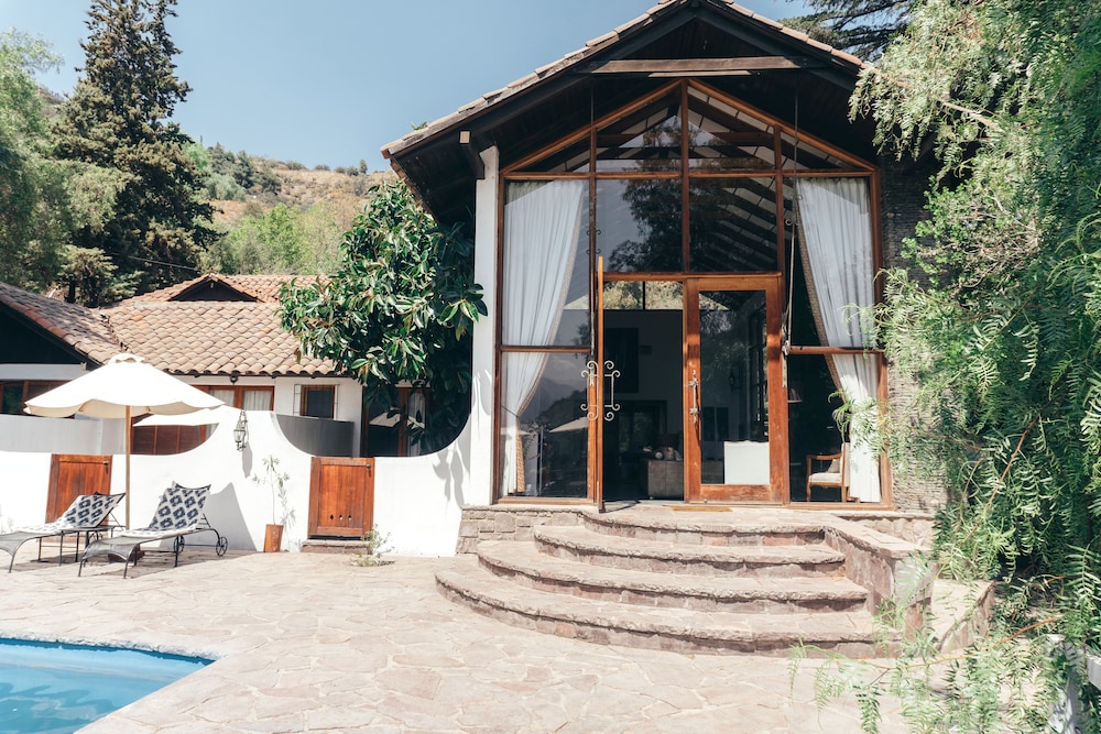 Hotel Casa Arrayan - carbon neutral hotel in Santiago