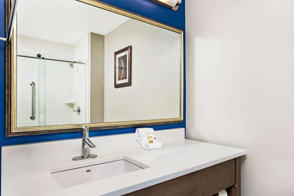 La Quinta Inn & Suites by Wyndham Page at Lake Powell - photo 45