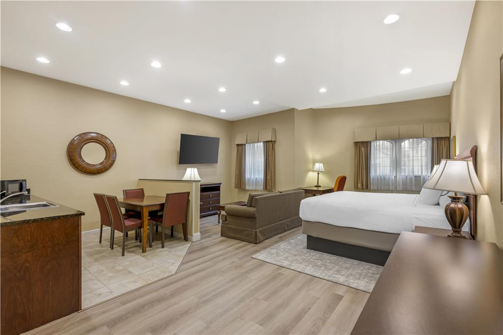 Best Western Plus Vineyard Inn & Suites - photo 9