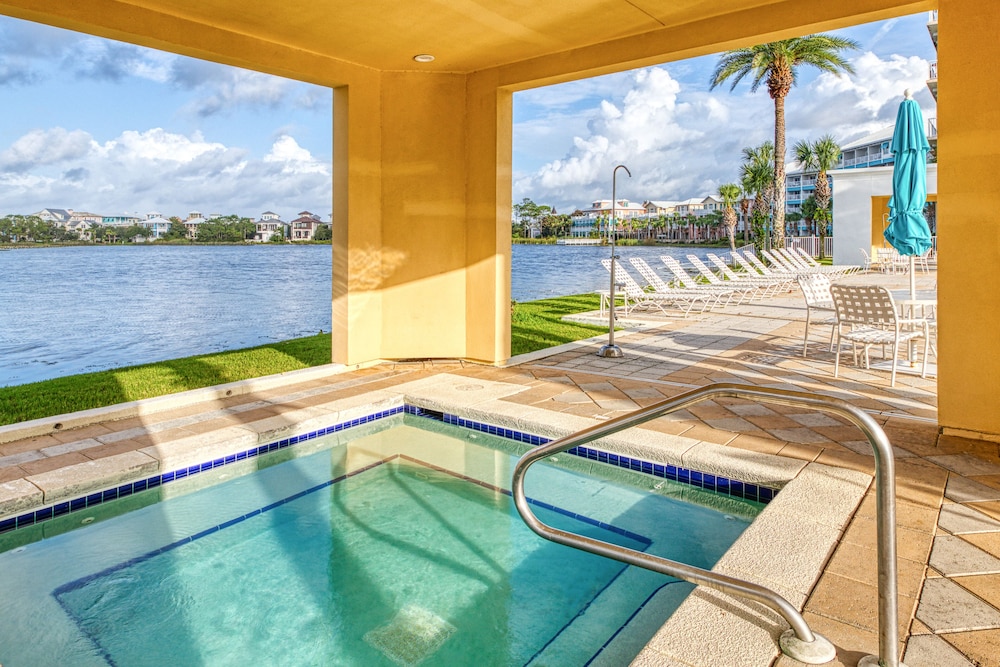 Carillon Beach Inn - photo 28