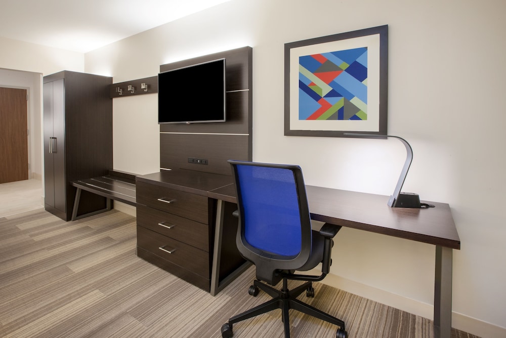 Holiday Inn Express Hotel & Suites Texas City by IHG - photo 9
