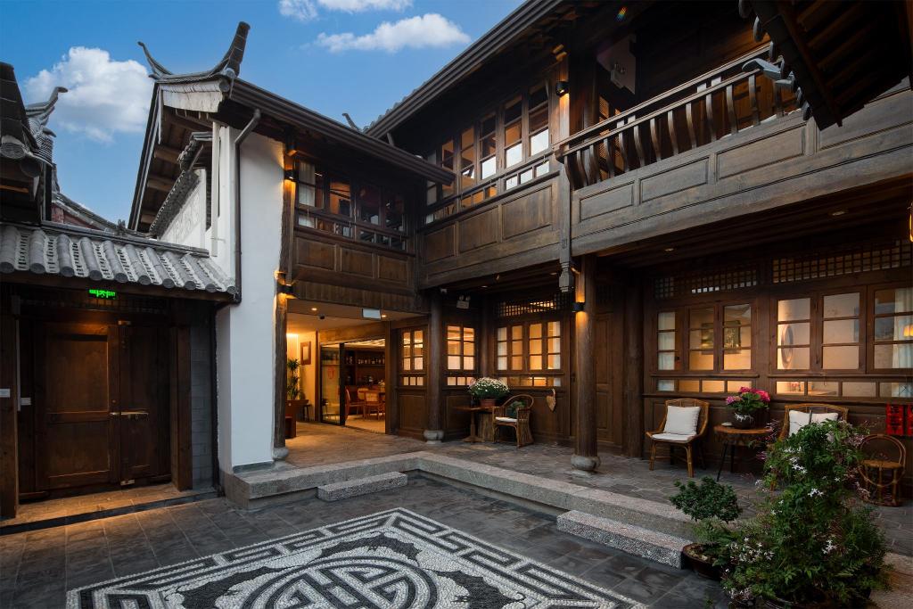 木心居南门机场大巴店muxin Inn in Lijiang, People's Republic of China