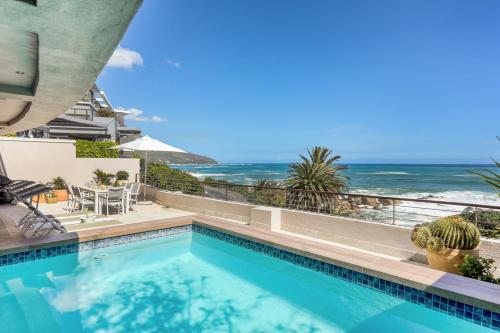 Bakoven Sunsets Luxury Apt with sea views & pool