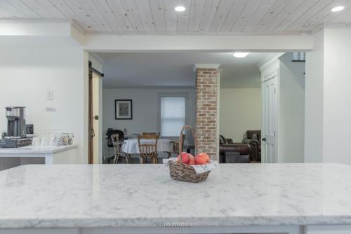 Restored 1881 Farm House — 4-Star Luxury Hotel in Lenox, United States