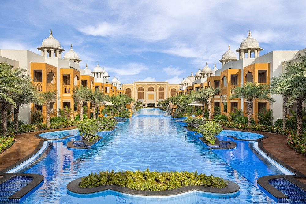 Kaldan Samudhra Palace in Seven Pagodas, India