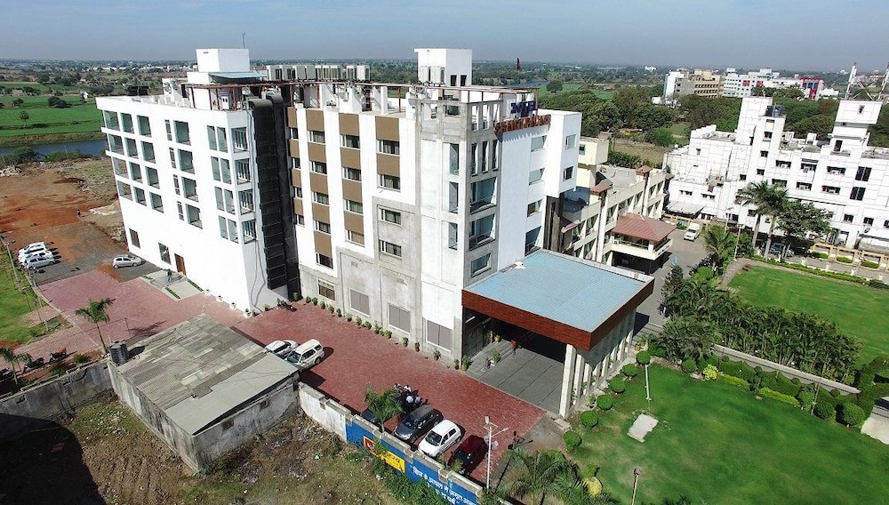 Shanti Clarks Inn Suites in Ujjain, India