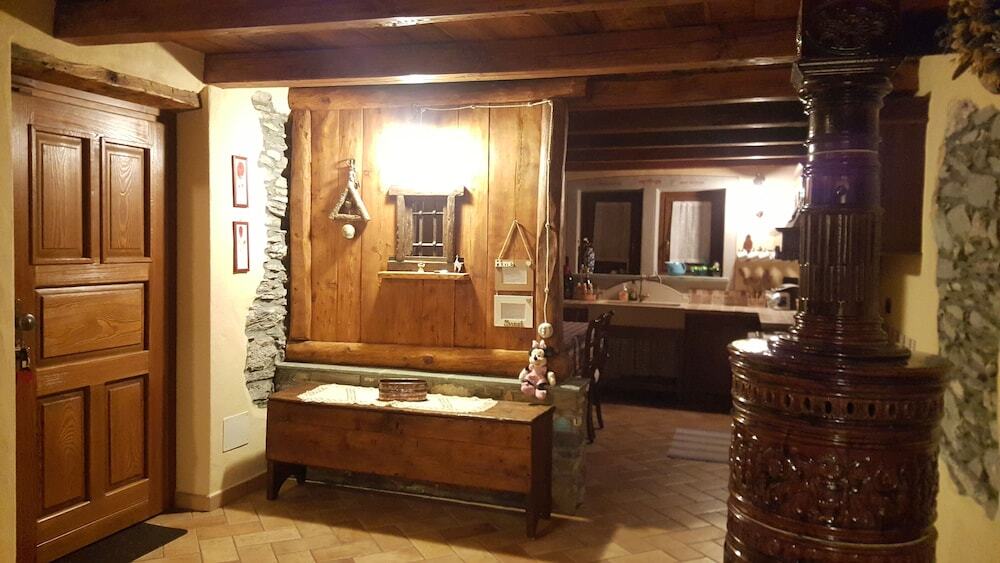 Charming Chalet With Panoramic View — 4-Star Luxury Hotel in Antey-Saint-Andre, Italy