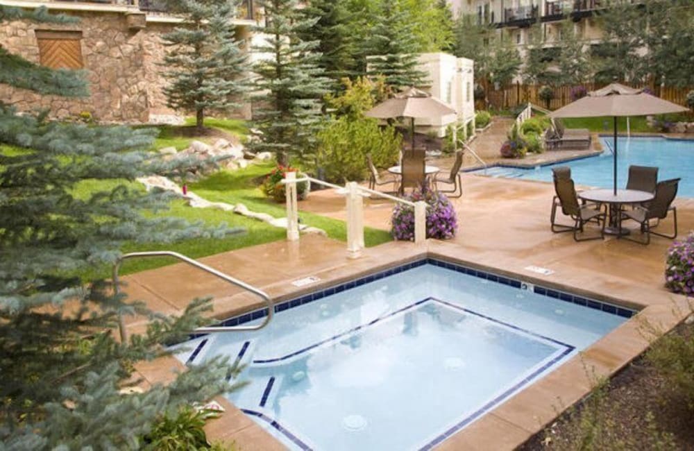 1 Bedroom Boutique Resort Condo With Hot Tub Access and Within Walking Distance to the Eagle Bahn Gondola - photo 11