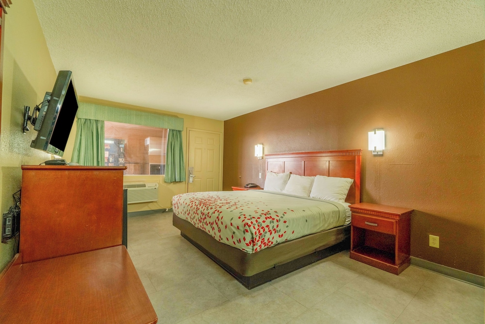 Crown Inn By Oyo Denver Tx - photo 14