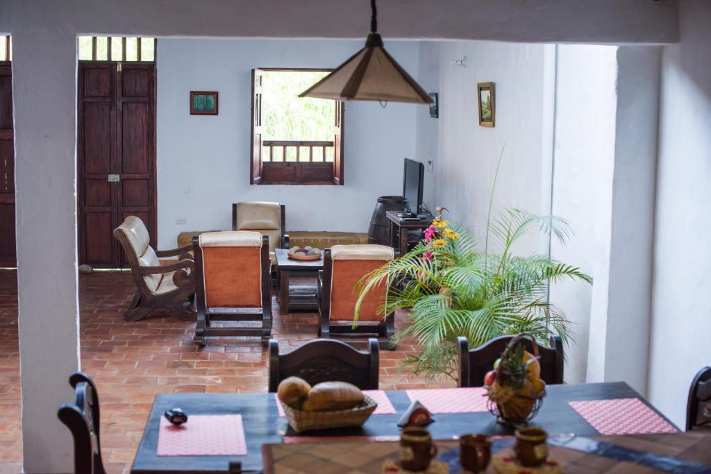 Casa de Huéspedes Samuel — 4-Star Luxury Hotel in Barichara, Colombia