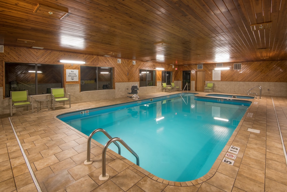 Holiday Inn Express & Suites Wauseon by IHG - photo 21