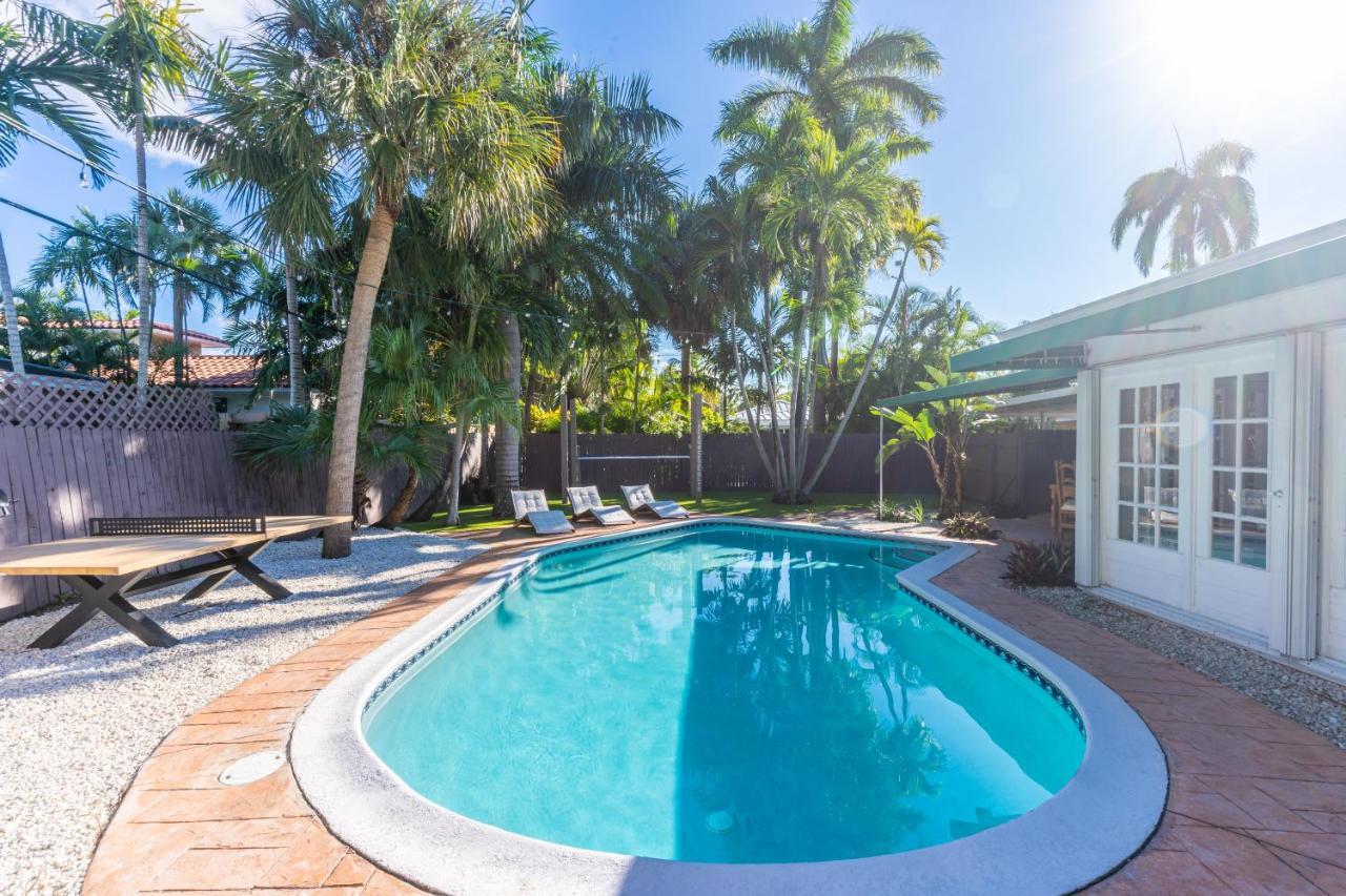 Newly Renovated Pool Hot Tub & Epic Backyard in Fort Lauderdale, United States