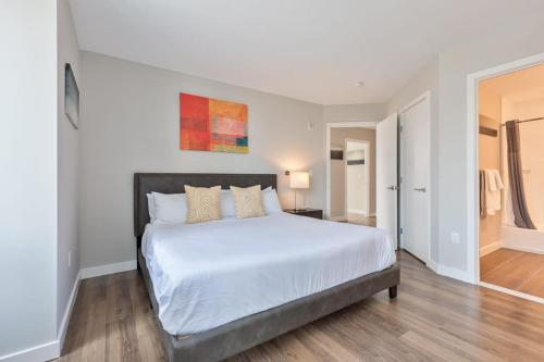 Private Apt Seaport with Gym — 4-Star Luxury Hotel in Boston, United States