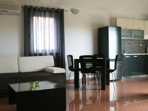 Apartments Kristina — 4-Star Luxury Hotel in Milna, Croatia