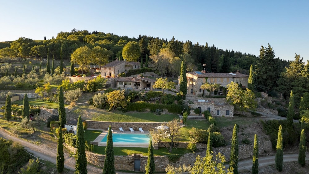 Poggio Novoli 6 in Greve in Chianti — 4-Star Luxury Hotel in Greve In Chianti, Italy