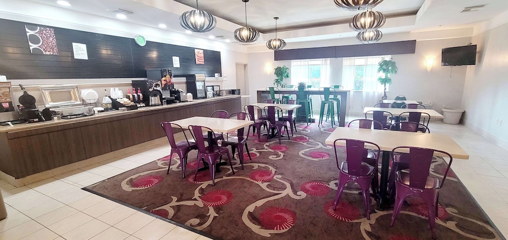 Kemah Edgewater Hotel SureStay Collection by Best Western - photo 21