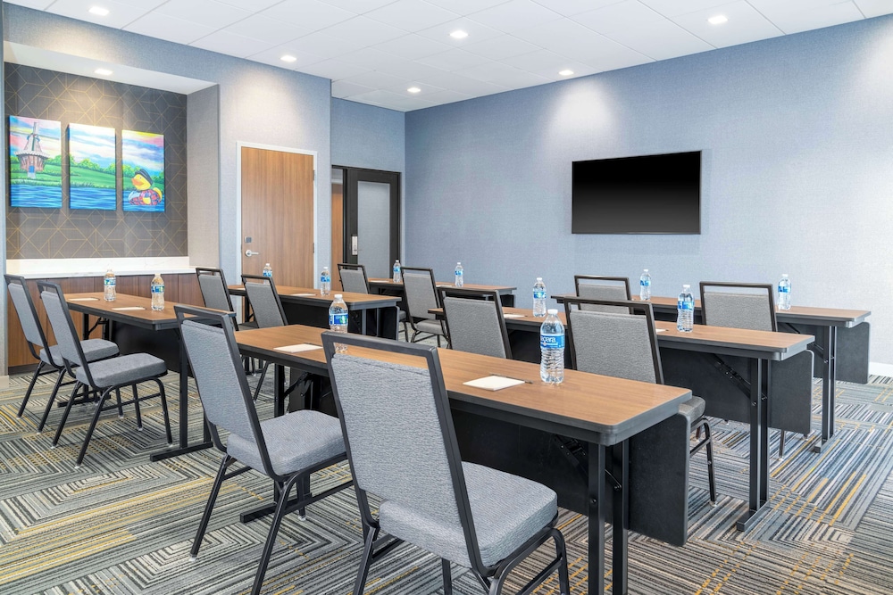 Homewood Suites by Hilton Holland - photo 49