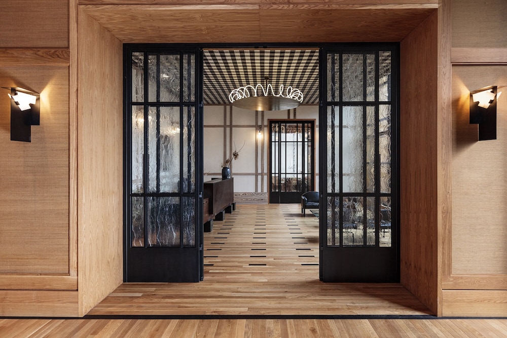 Austin Proper Hotel a Member of Design Hotels - featured photo