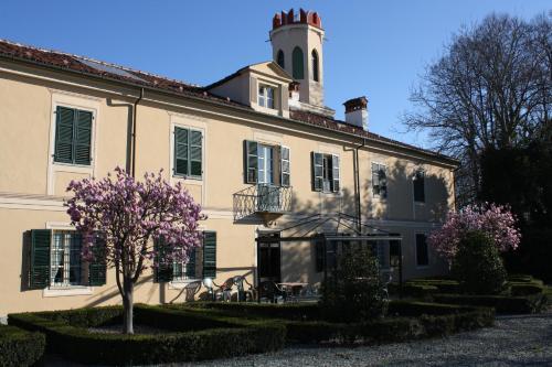 B&B Villa Cardellini — 4-Star Luxury Hotel in Savigliano, Italy