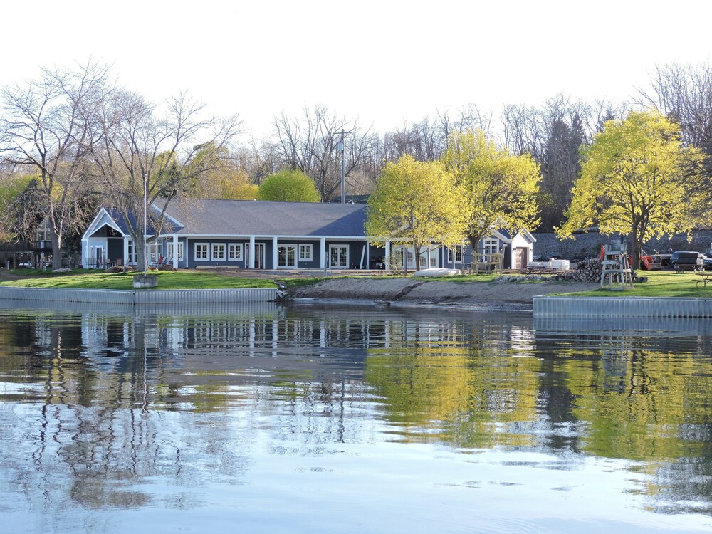 Waters Edge B&B Resort - photo 35