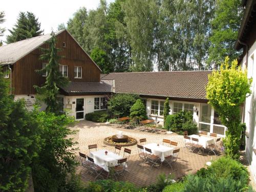 Land Gut Hotel Zur Lochmuhle — Penig
